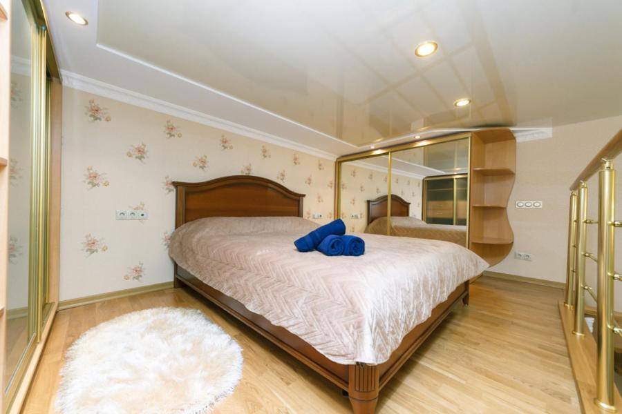Stylish two-level flat 2 min from Khreschatyk Kiew Exterior foto